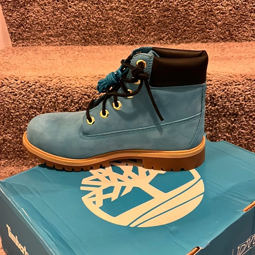 Timberland x DTLR 6” Premium WPBT bright blue Boots new Boys Size 6.5 Juniors